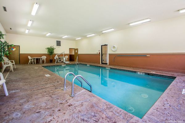 Quality Inn and Suites Decorah